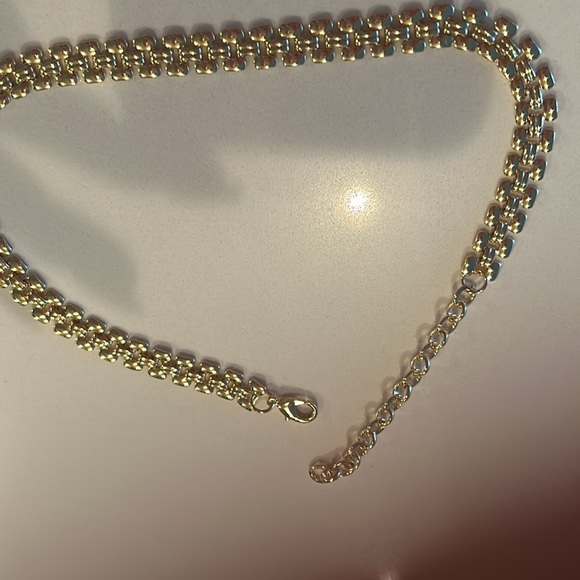 Adjustable gold-plated choker. - Picture 3 of 3